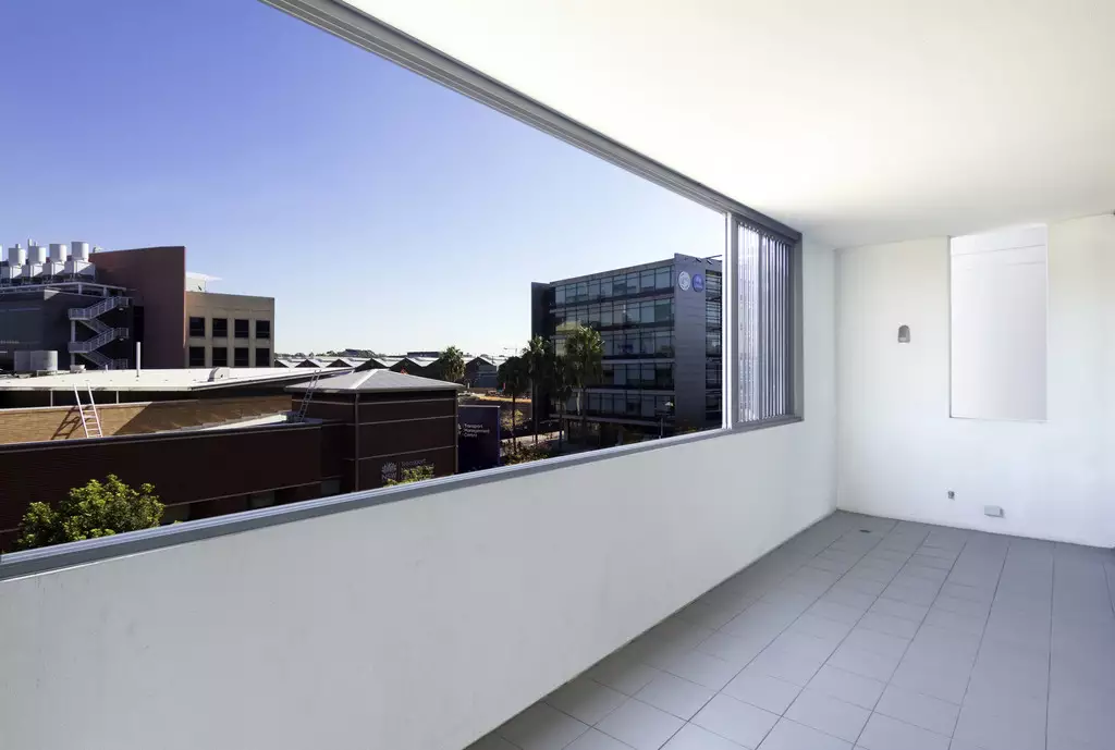 42/30 Garden Street, Alexandria Leased by Raine & Horne Newtown - image 1