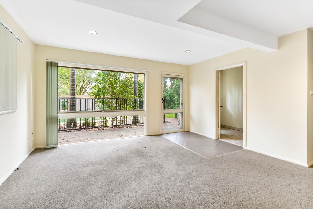 4 Eastbourne Avenue, Wahroonga Leased by Raine & Horne Newtown - image 1
