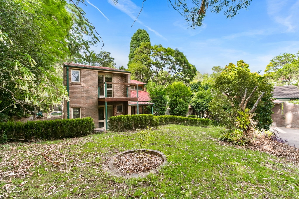 4 Eastbourne Avenue, Wahroonga Leased by Raine & Horne Newtown - image 1