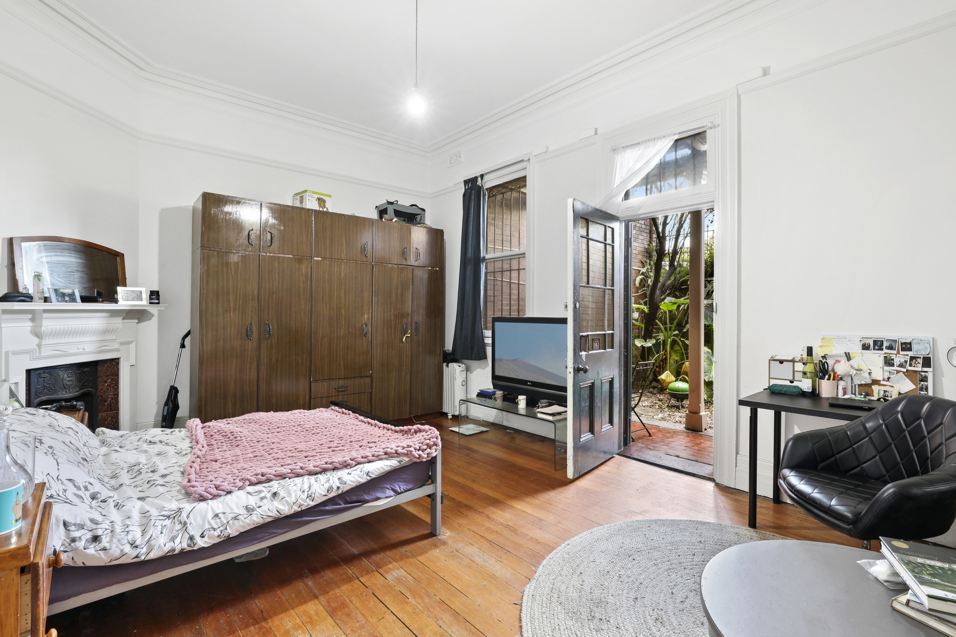 577 South Dowling Street, Surry Hills Sold by Raine & Horne Newtown - image 1