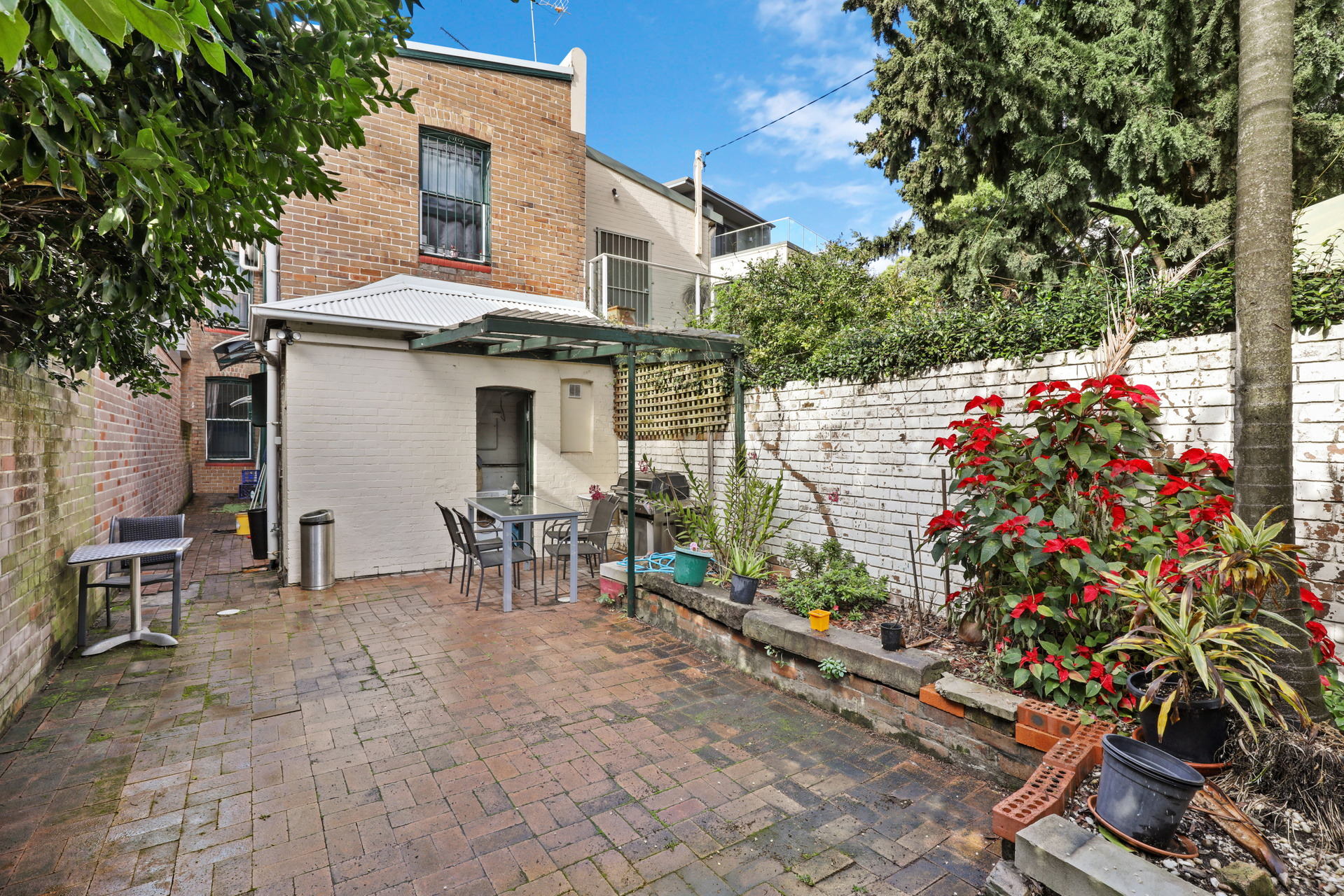 577 South Dowling Street, Surry Hills Sold by Raine & Horne Newtown - image 1