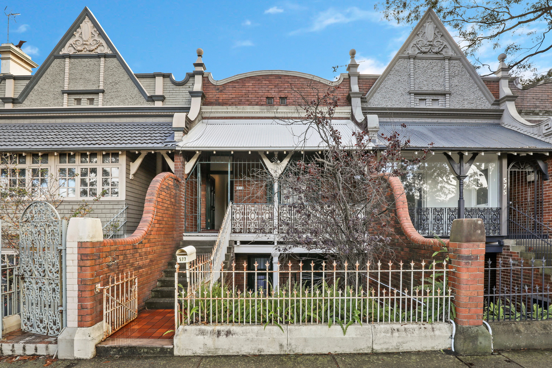 577 South Dowling Street, Surry Hills Sold by Raine & Horne Newtown - image 1