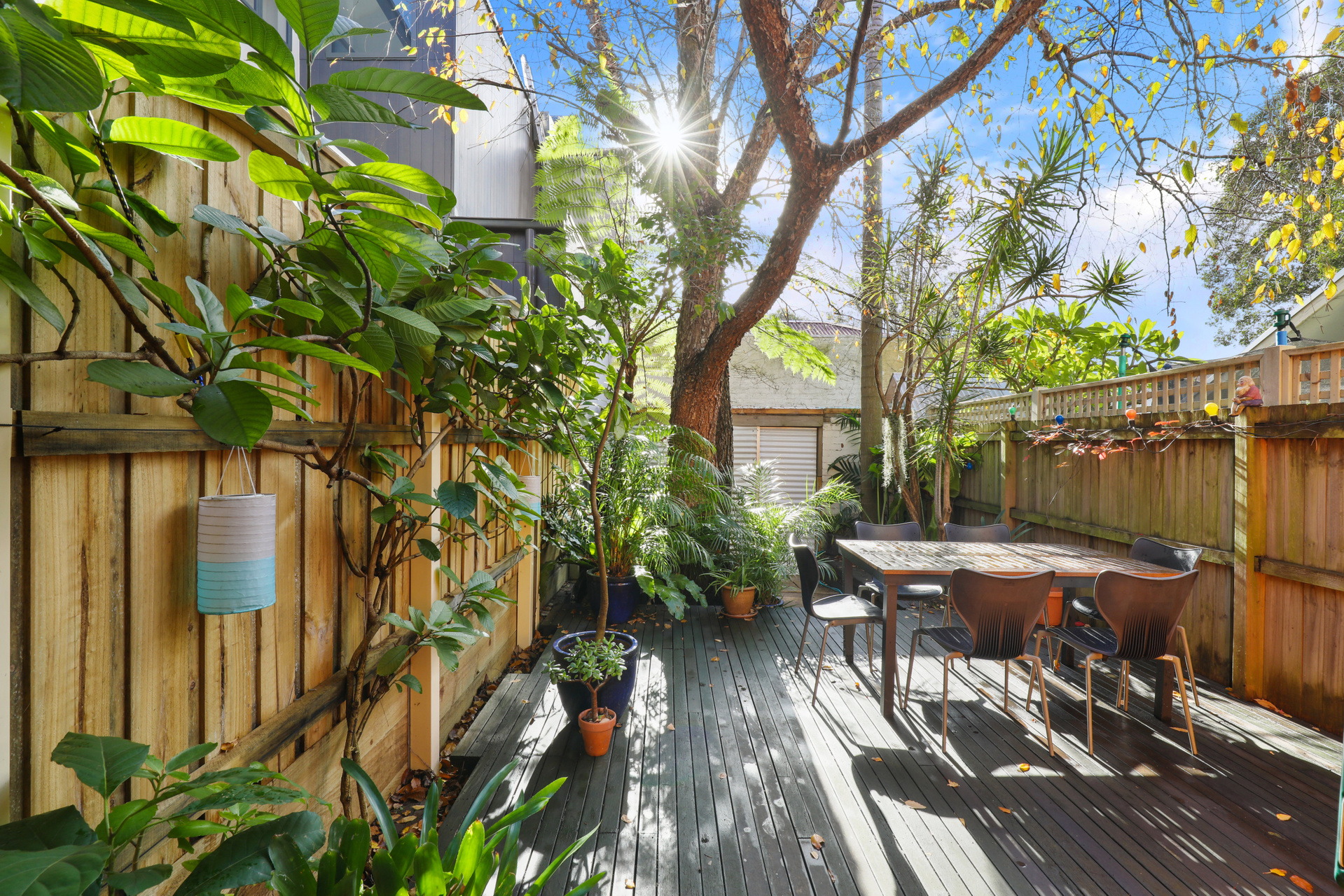 4 Devine Street, Erskineville Sold by Raine & Horne Newtown - image 1