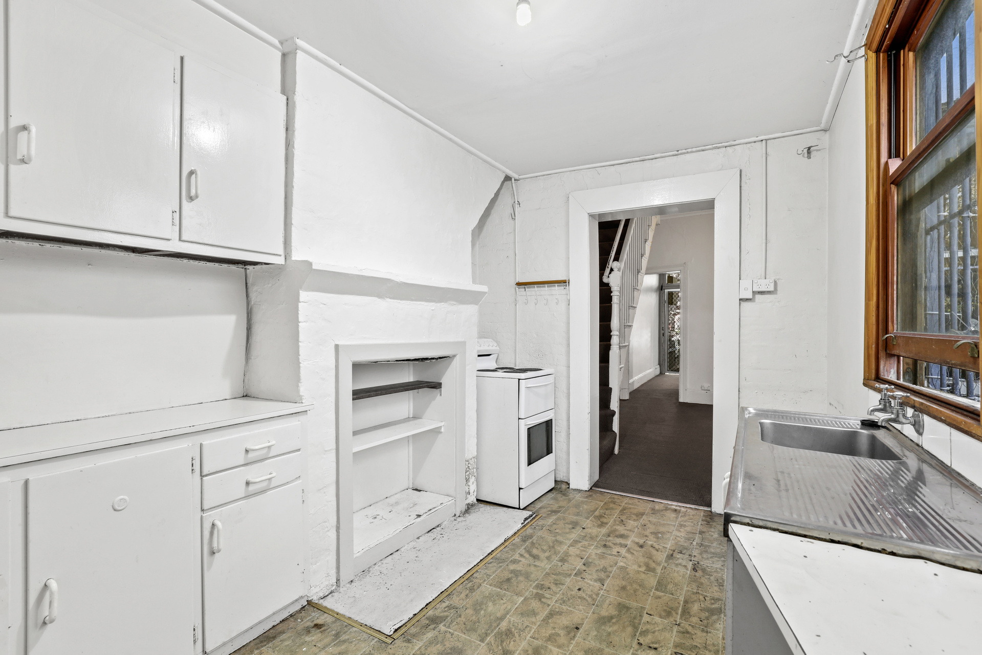 121 Young Street, Redfern Sold by Raine & Horne Newtown - image 1