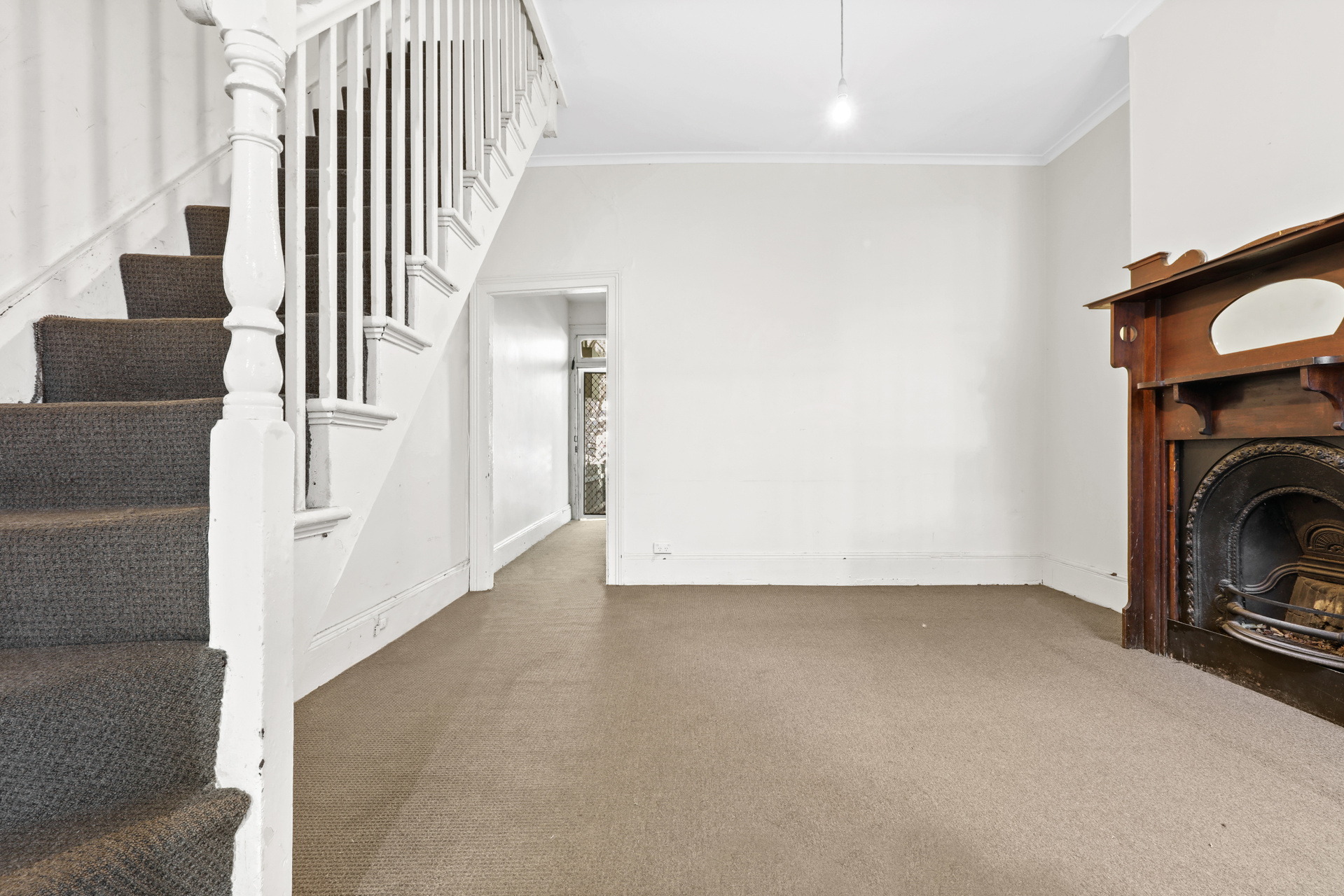 121 Young Street, Redfern Sold by Raine & Horne Newtown - image 1