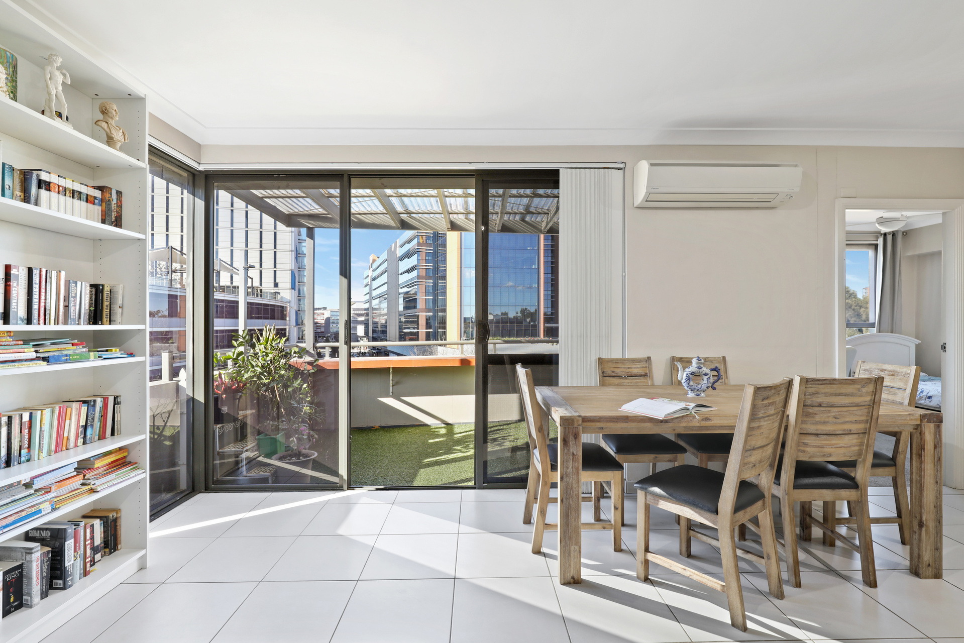 59/49 Henderson Road, Alexandria Sold by Raine & Horne Newtown - image 1