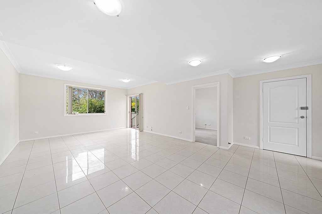 2/43 Essex St, Epping Leased by Raine & Horne Newtown - image 1