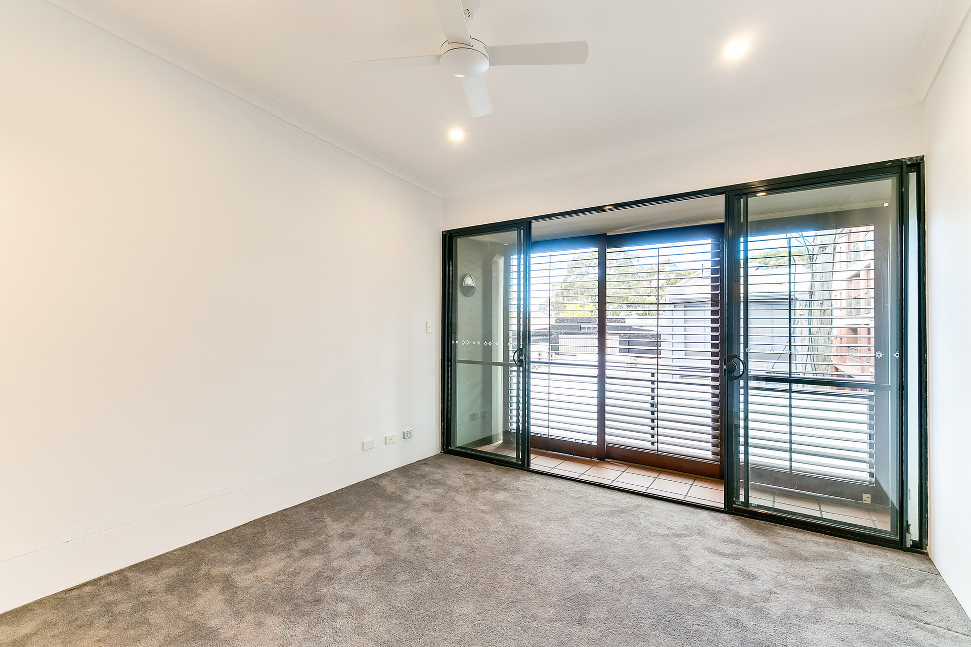 30/55 King Street, Newtown Sold by Raine & Horne Newtown - image 1