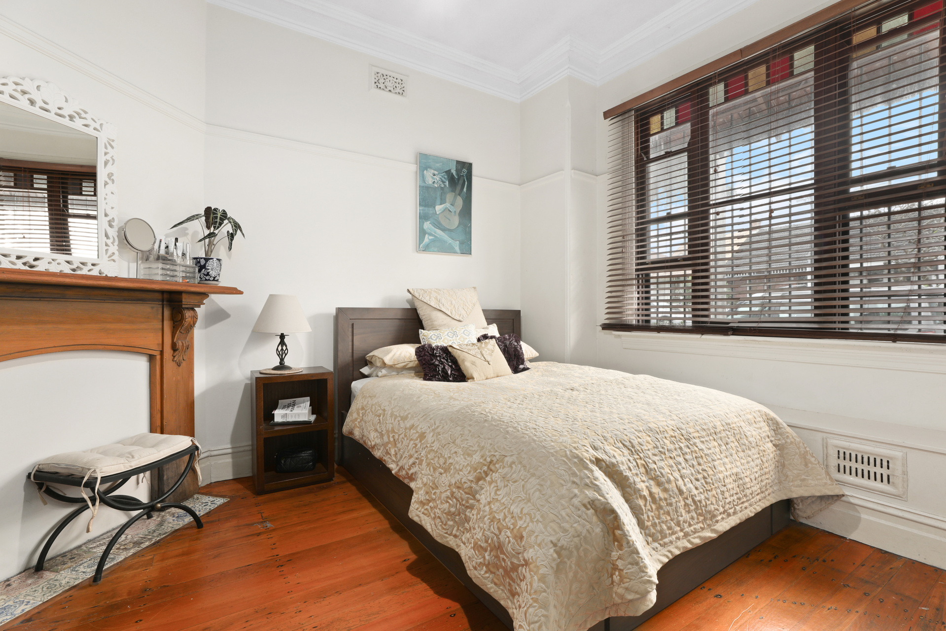 68 Hopetoun Street, Camperdown Sold by Raine & Horne Newtown - image 1