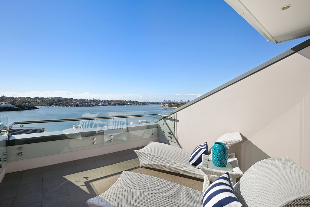 502/38 Peninsula Drive, Breakfast Point Sold by Raine & Horne Newtown - image 1