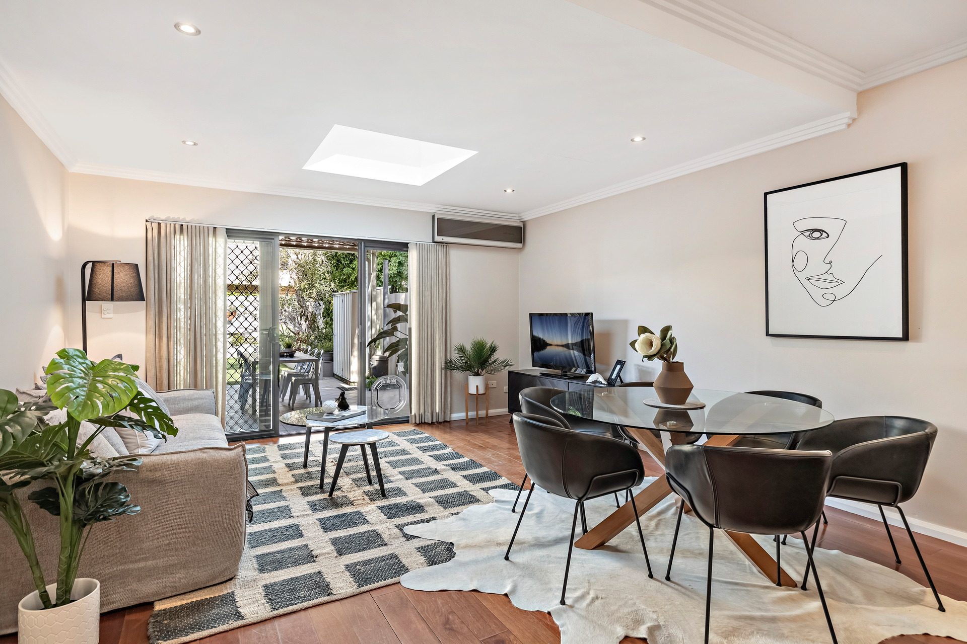 132A Camden Street, Enmore Sold by Raine & Horne Newtown - image 1