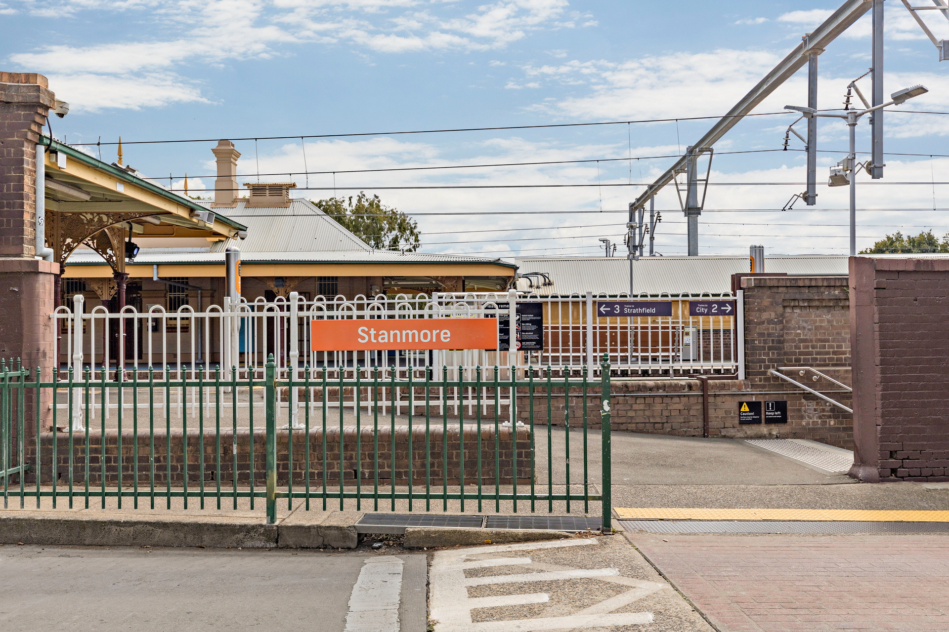 8/175-183 Trafalgar Street, Stanmore Sold by Raine & Horne Newtown - image 1