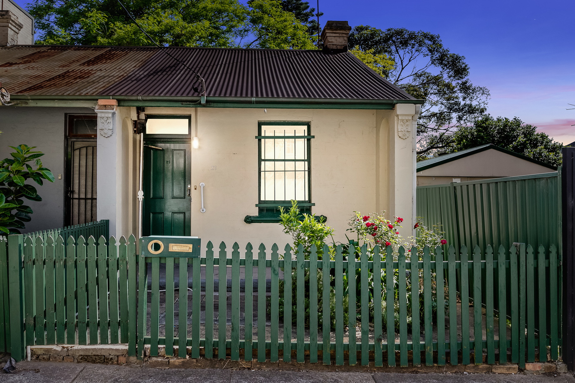 21 Cowper Street, Marrickville Leased by Raine & Horne Newtown - image 1