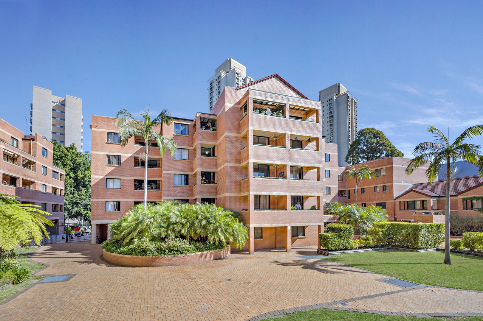 26/146-152 Pitt Street (Access From Phillip St), Redfern Sold by Raine & Horne Newtown - image 1