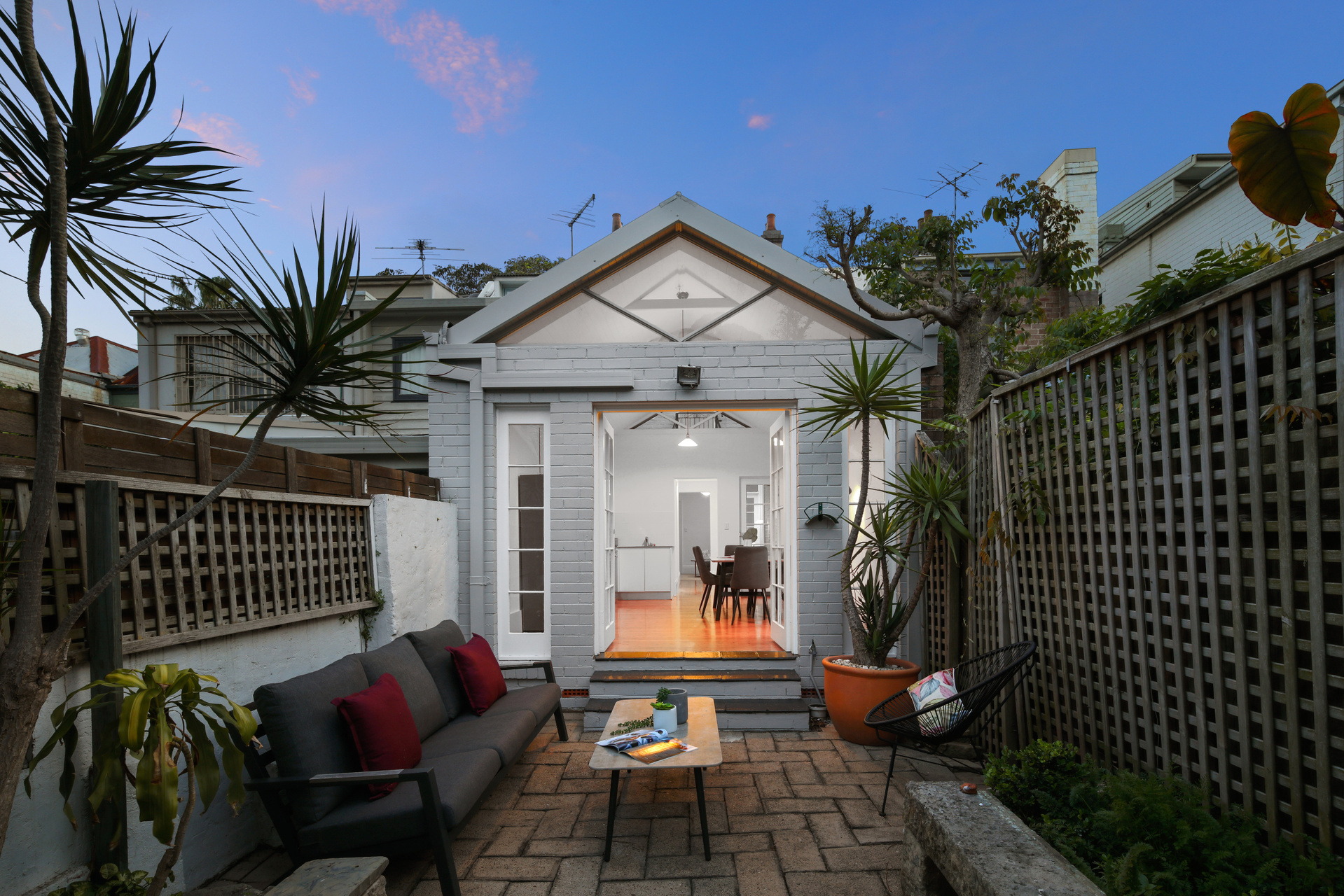 34 Myrtle Street, Chippendale Sold by Raine & Horne Newtown - image 1