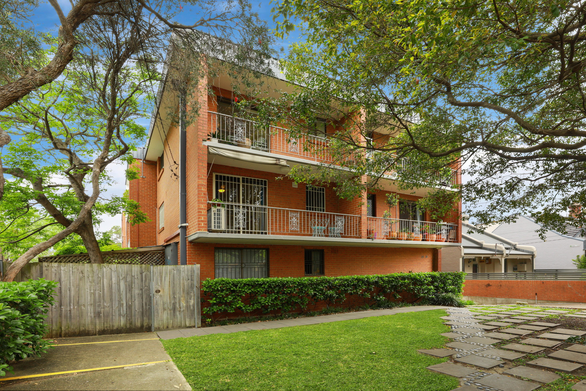 3/24 Clara Street, Erskineville Sold by Raine & Horne Newtown - image 1