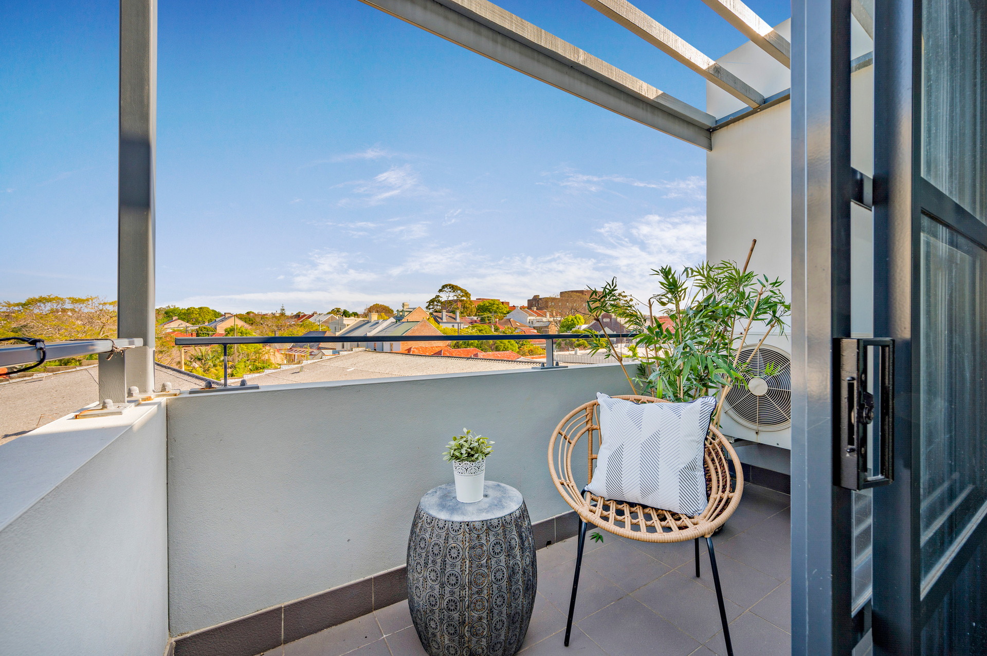 422/1 Phillip St, Petersham Sold by Raine & Horne Newtown - image 1