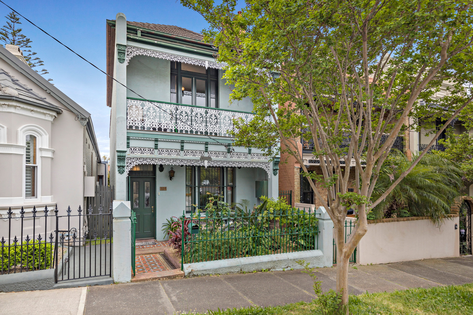 220 Albany Road, Petersham Sold by Raine & Horne Newtown - image 1