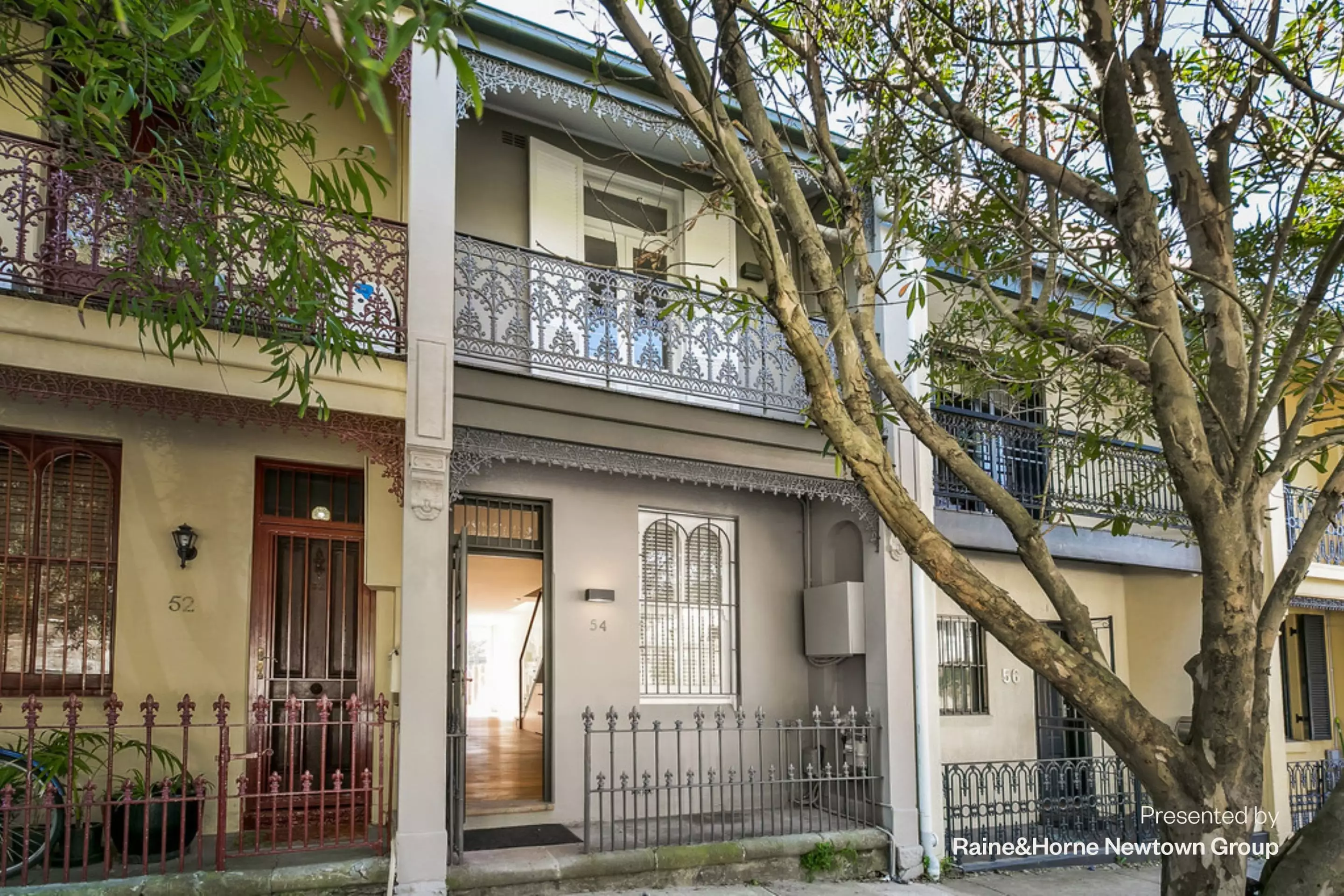 54 Victoria Street, Waverley Leased by Raine & Horne Newtown - image 1