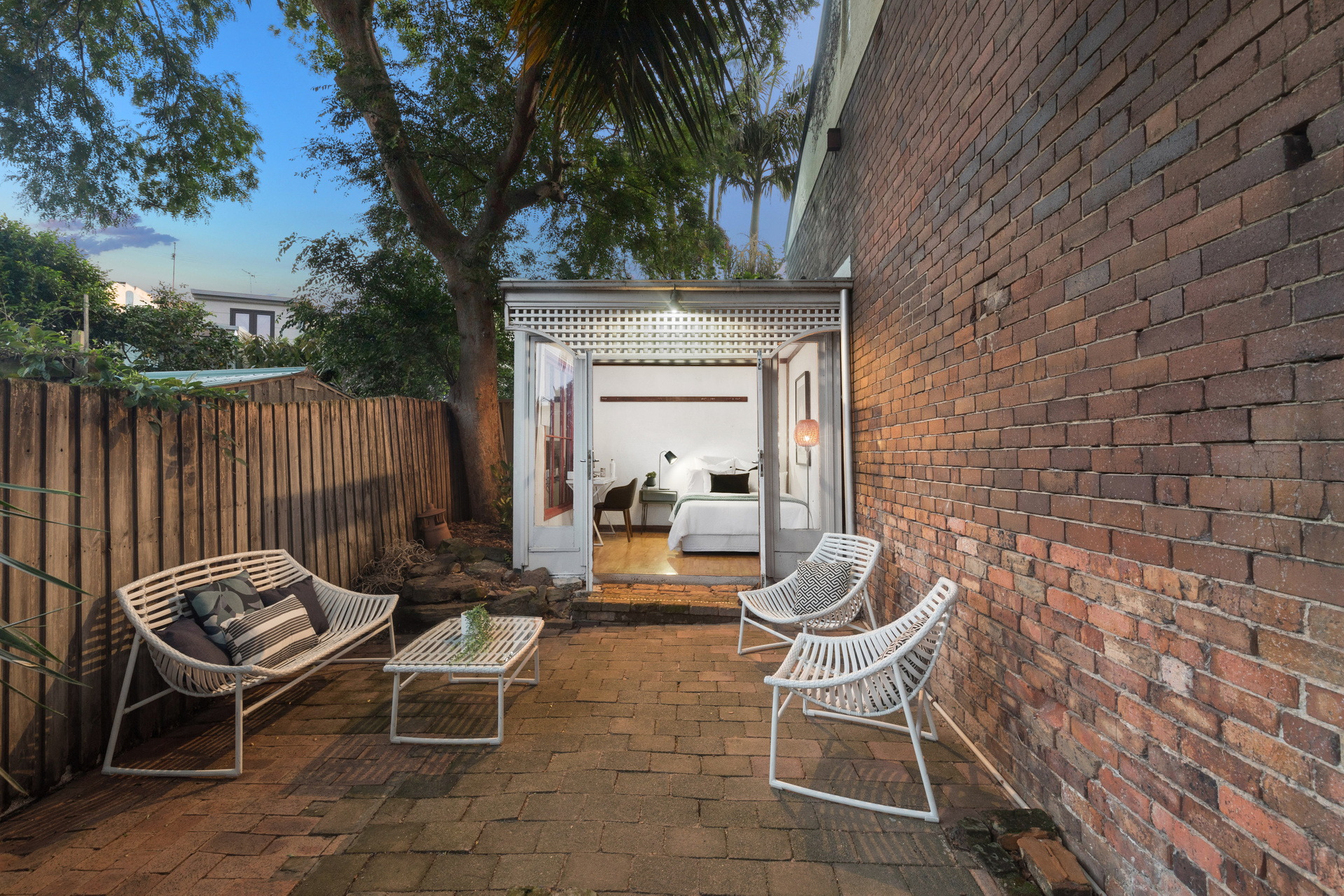 13 Devine Street, Erskineville Sold by Raine & Horne Newtown - image 1