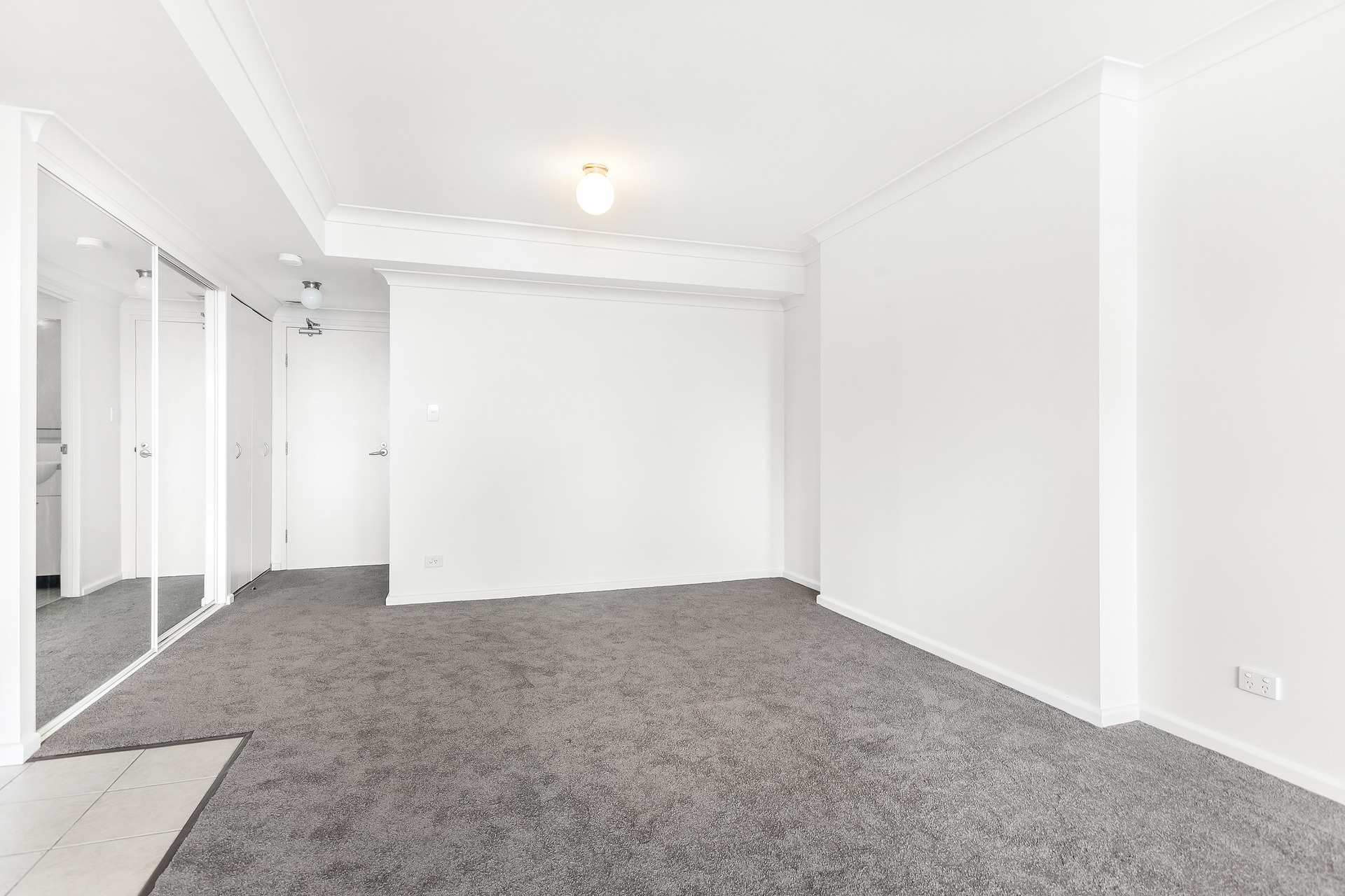 304/1 Phillip Street, Petersham Sold by Raine & Horne Newtown - image 1