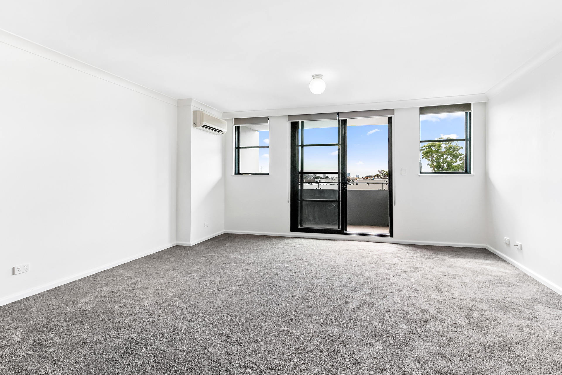 304/1 Phillip Street, Petersham Sold by Raine & Horne Newtown - image 1