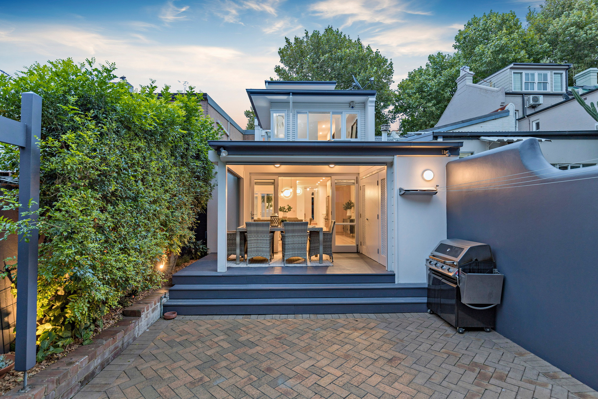 20 Holdsworth Street, Newtown Sold by Raine & Horne Newtown - image 1