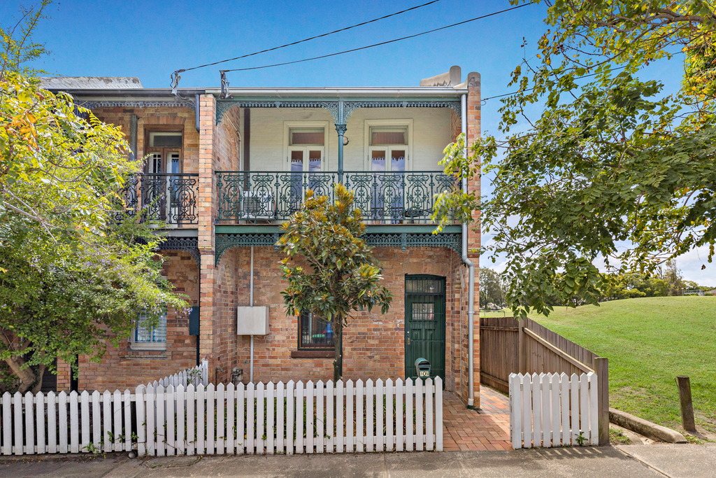 105 May Street, St Peters Sold by Raine & Horne Newtown