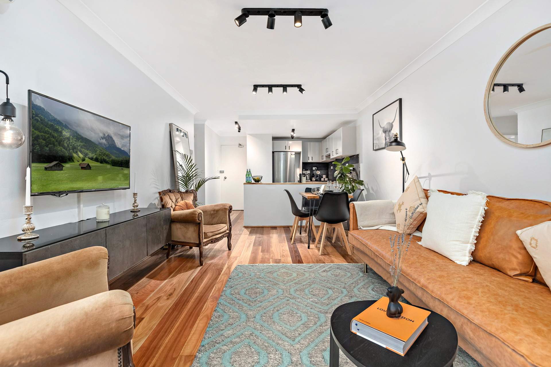 8/1b Coulson Street, Erskineville Sold by Raine & Horne Newtown - image 1