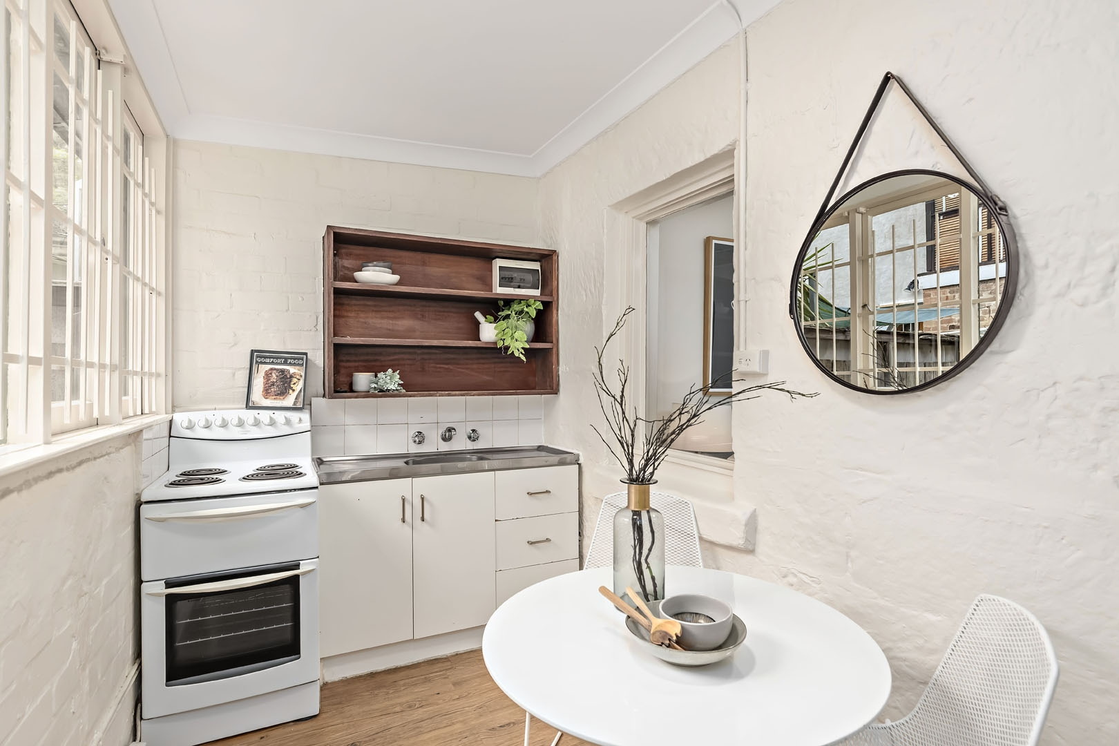 8 Marshall Street, Surry Hills Sold by Raine & Horne Newtown - image 1