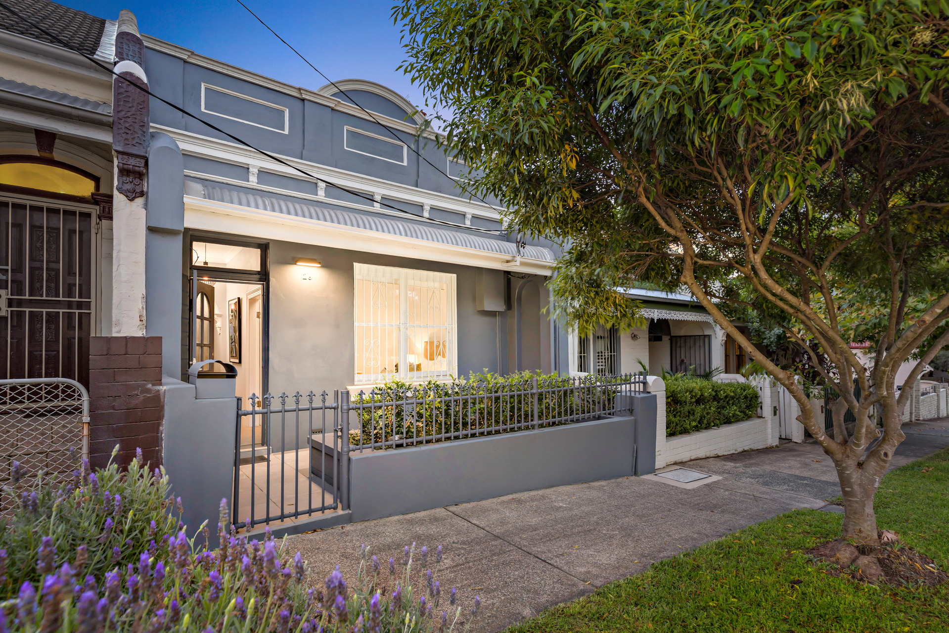 26 Durham Street, Stanmore Sold by Raine & Horne Newtown - image 1