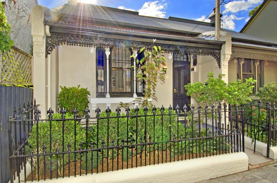 38 Bishopgate Street, Camperdown Sold by Raine & Horne Newtown - image 1