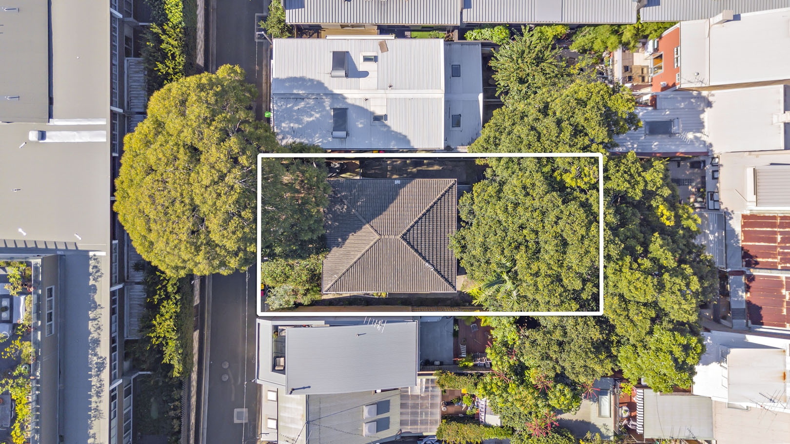 2/5 Garran Lane, Glebe Sold by Raine & Horne Newtown - image 1