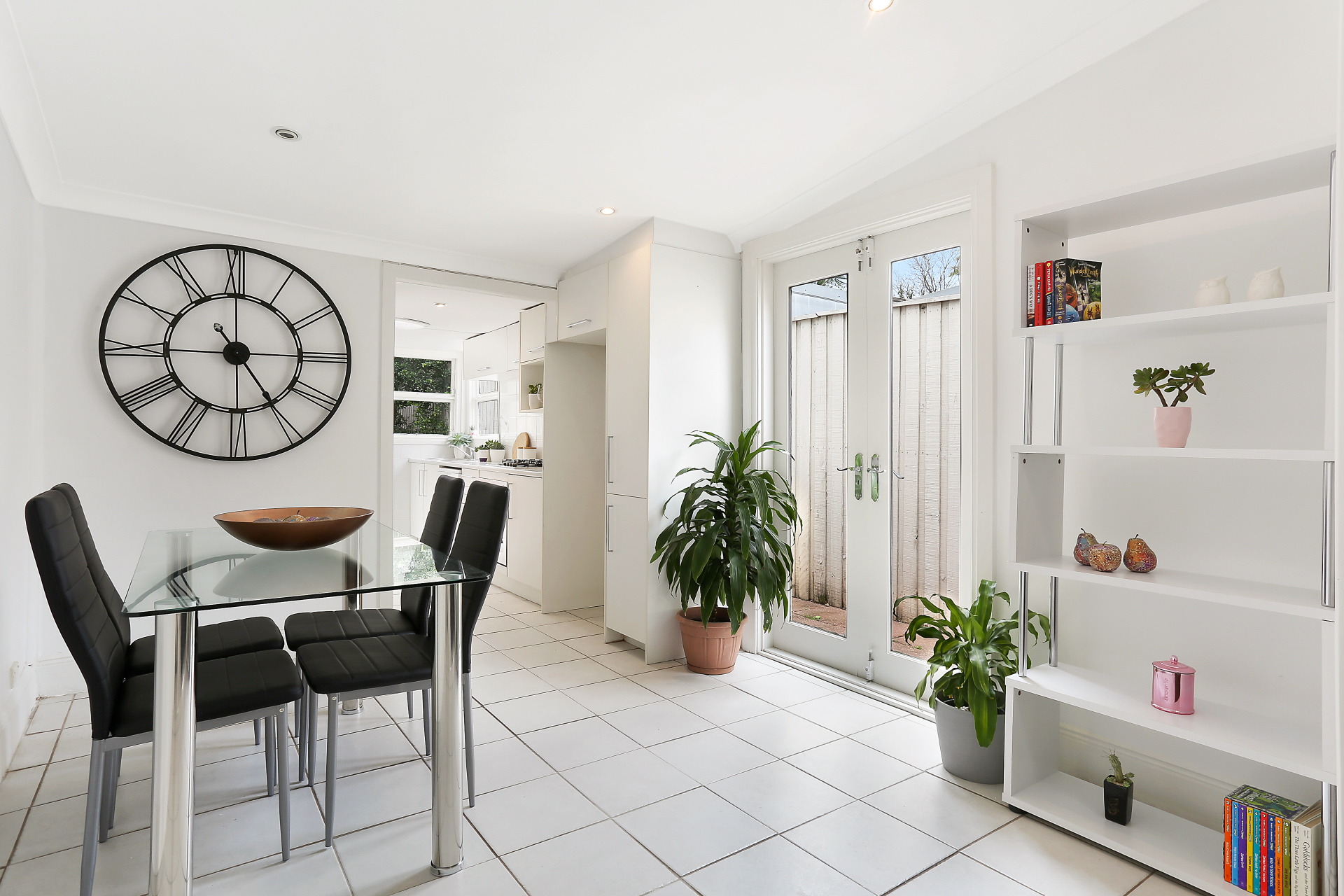 30 Union Street, Erskineville Sold by Raine & Horne Newtown - image 1