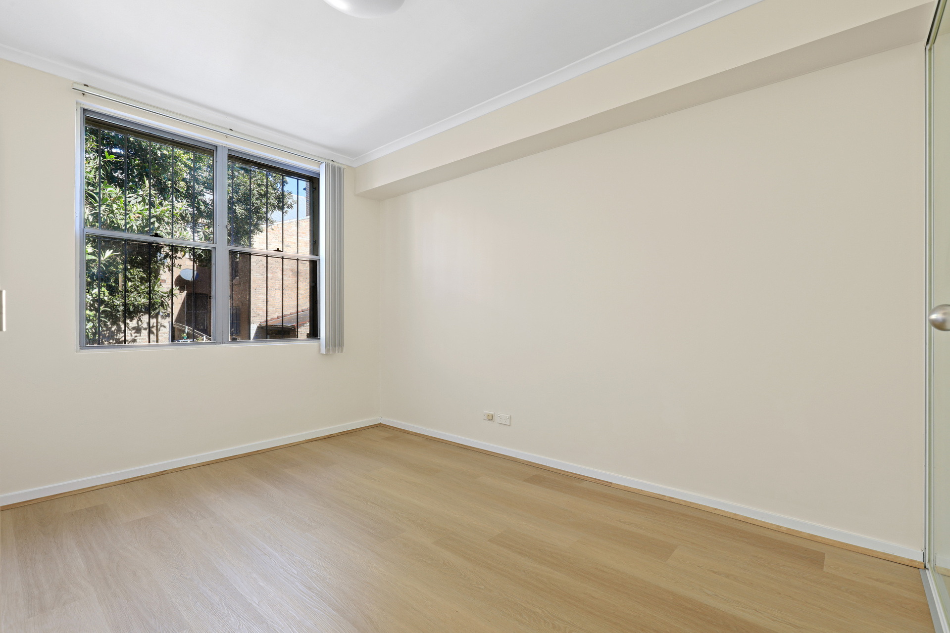 8/252 Abercrombie Street, Redfern Sold by Raine & Horne Newtown - image 1