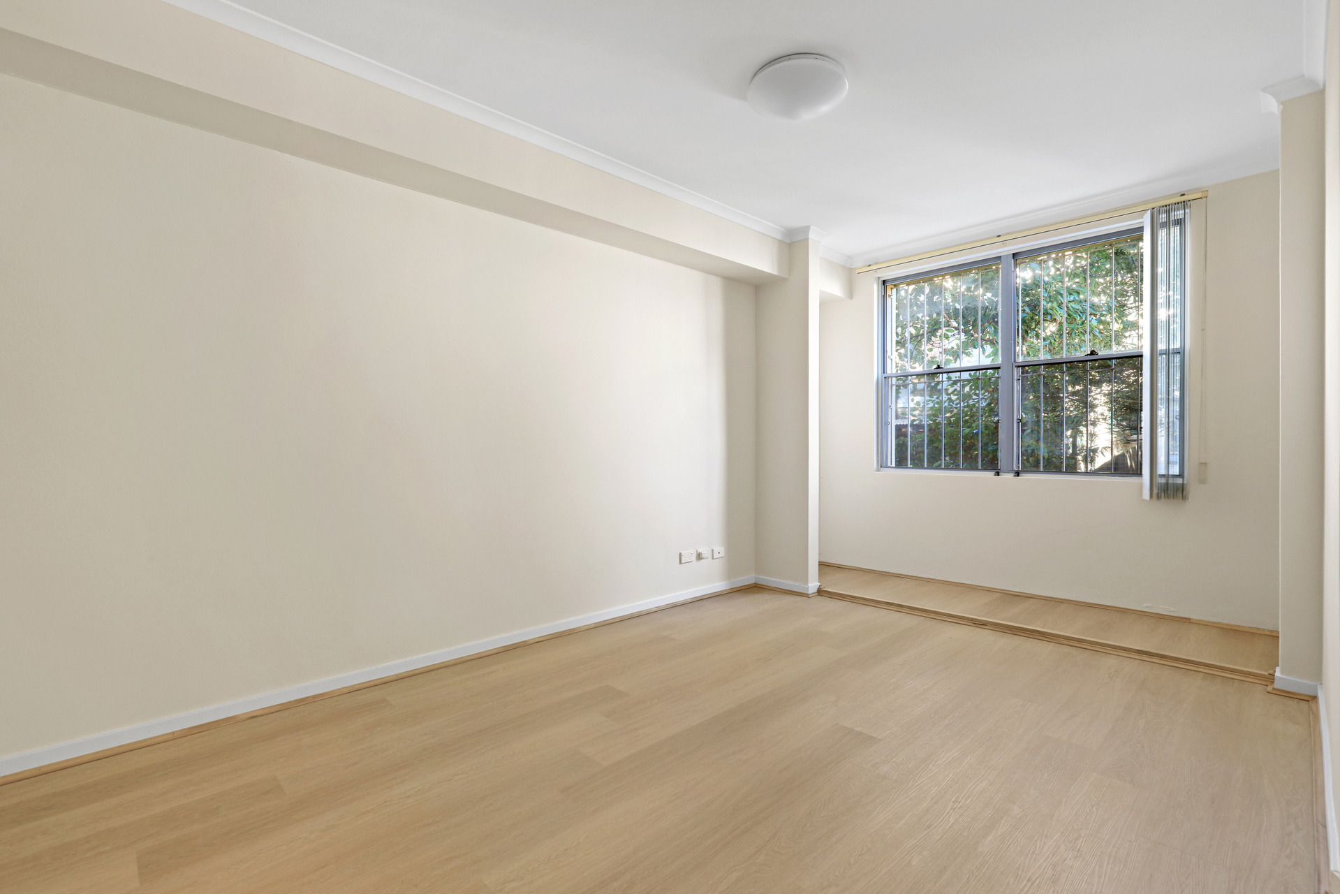 8/252 Abercrombie Street, Redfern Sold by Raine & Horne Newtown - image 1