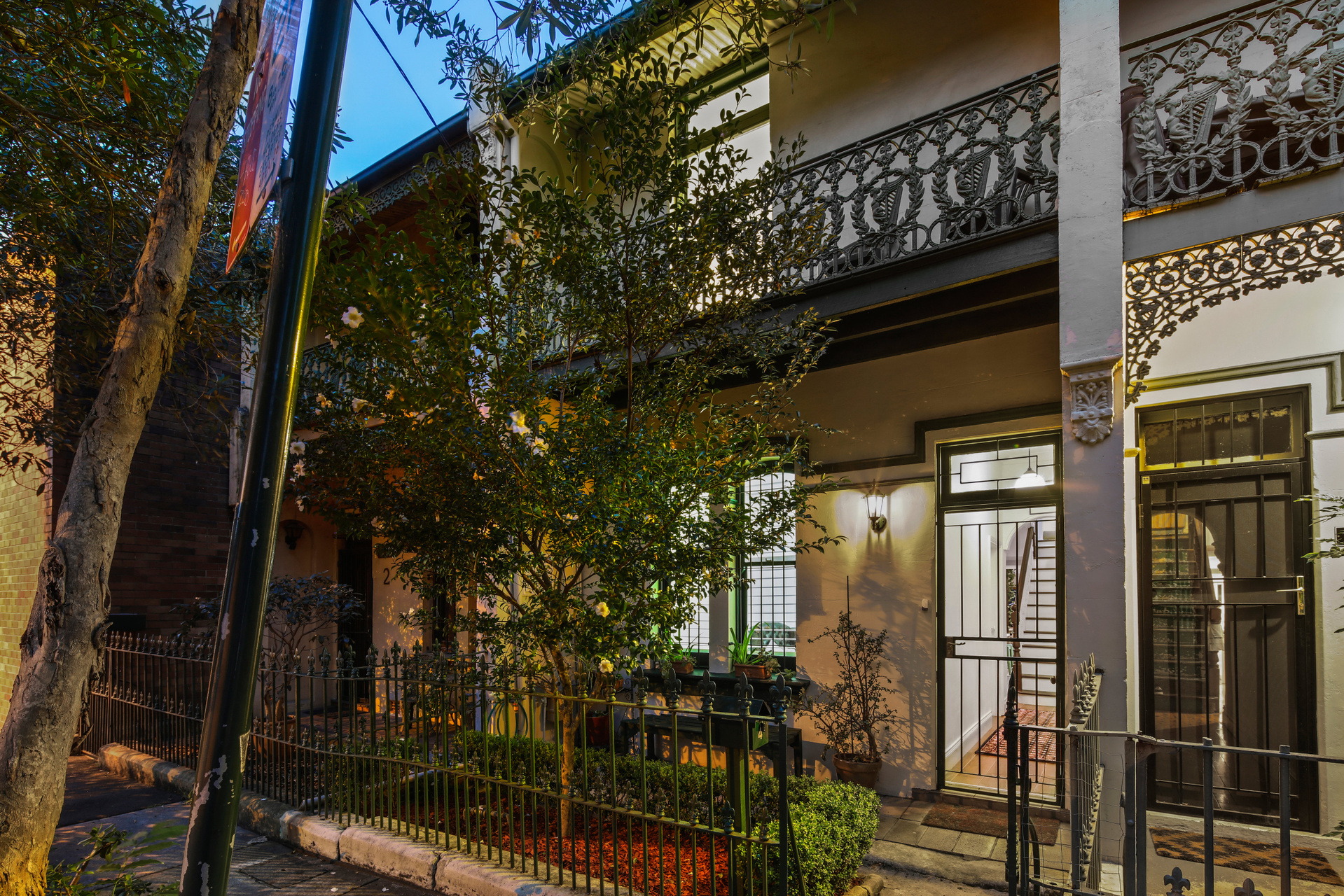 4 Sydney Street, Erskineville Sold by Raine & Horne Newtown - image 1