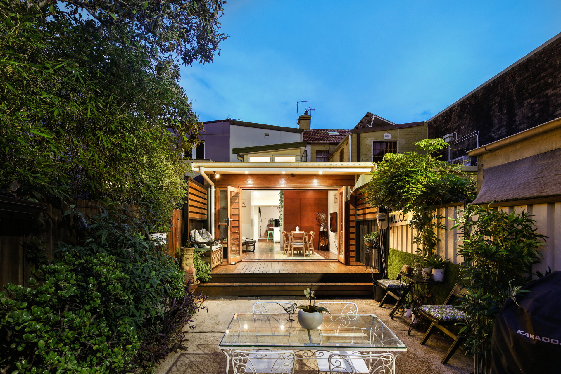 4 Sydney Street, Erskineville Sold by Raine & Horne Newtown - image 1