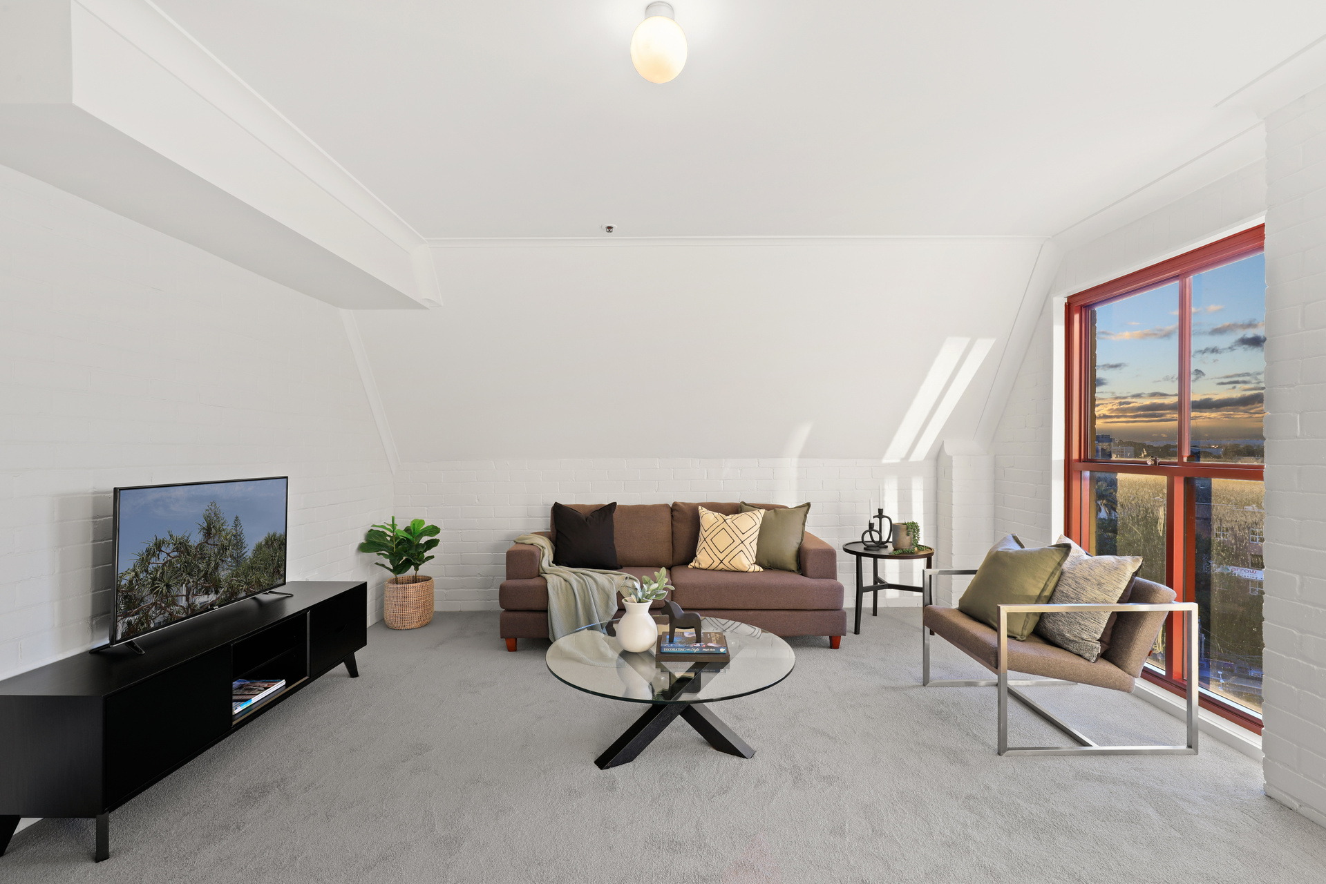 601/1 Marian Street, Redfern Sold by Raine & Horne Newtown - image 1