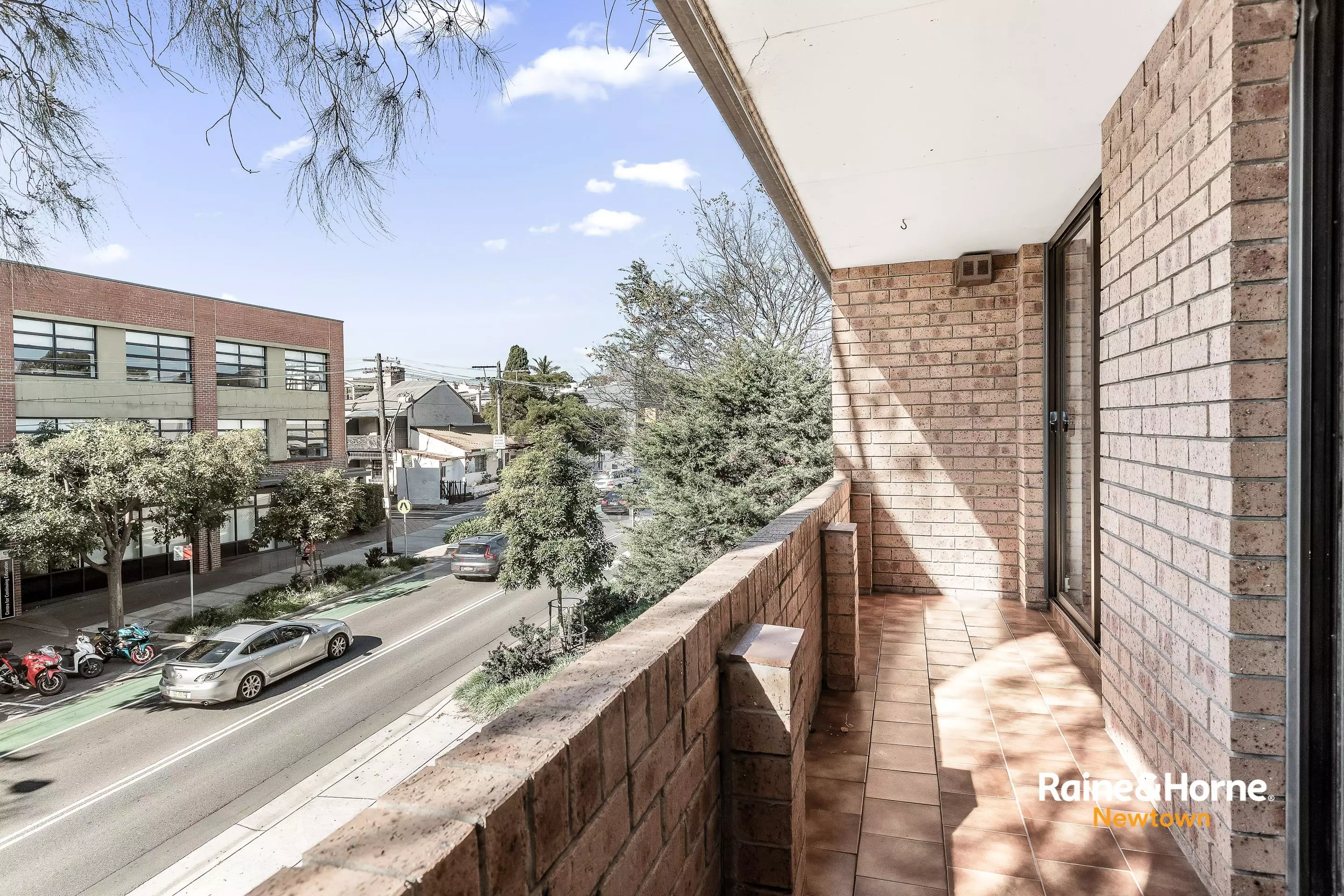 1/181-187 Missenden Road, Newtown Leased by Raine & Horne Newtown - image 1