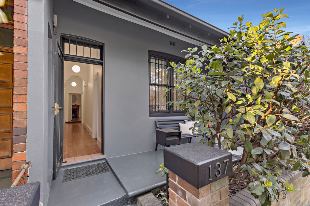 137 Stanmore Road, Stanmore Sold by Raine & Horne Newtown