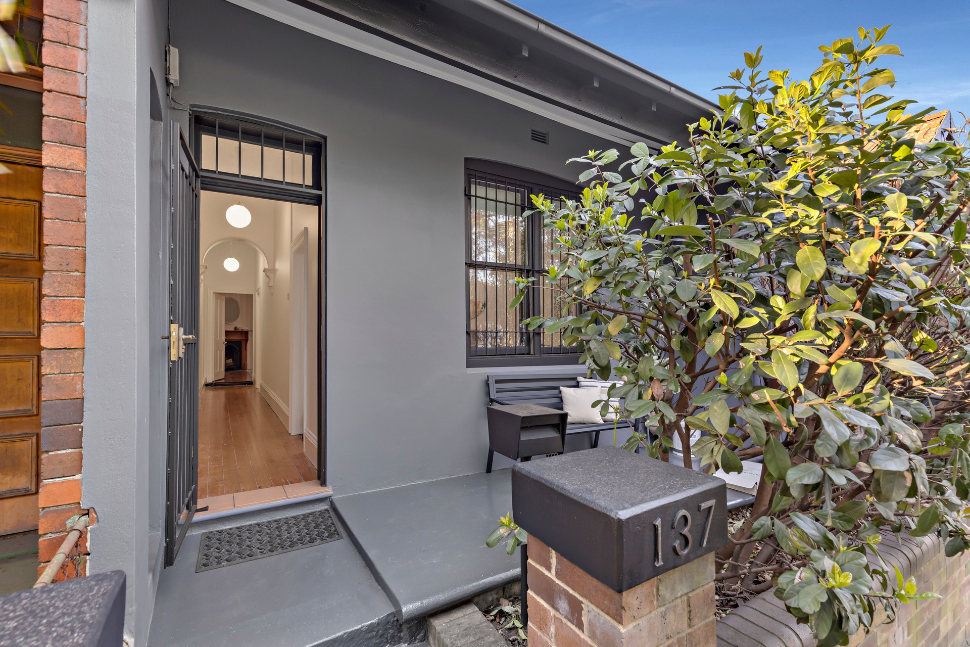 137 Stanmore Road, Stanmore Sold by Raine & Horne Newtown - image 1