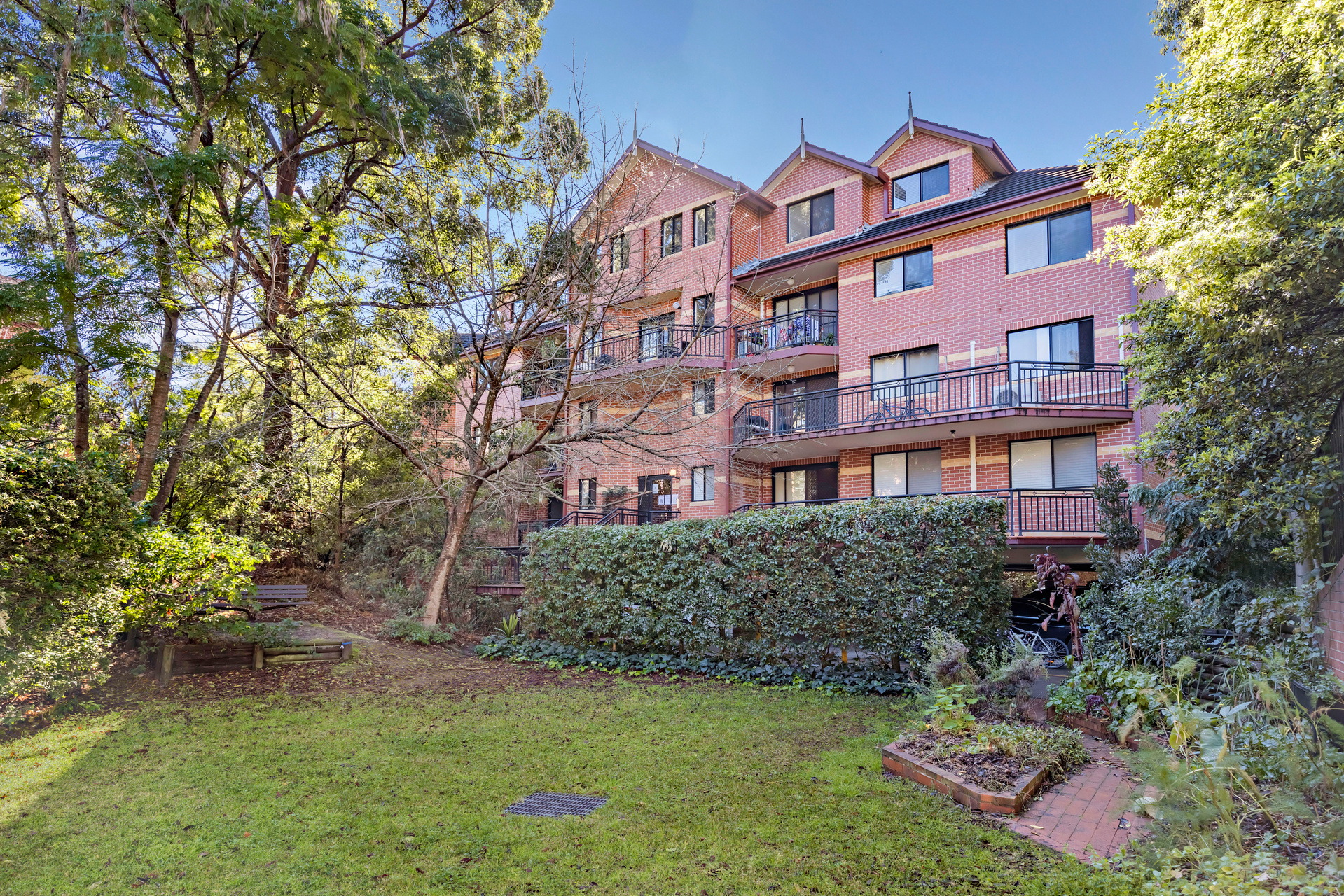 75/3 Williams Parade, Dulwich Hill Sold by Raine & Horne Newtown - image 1