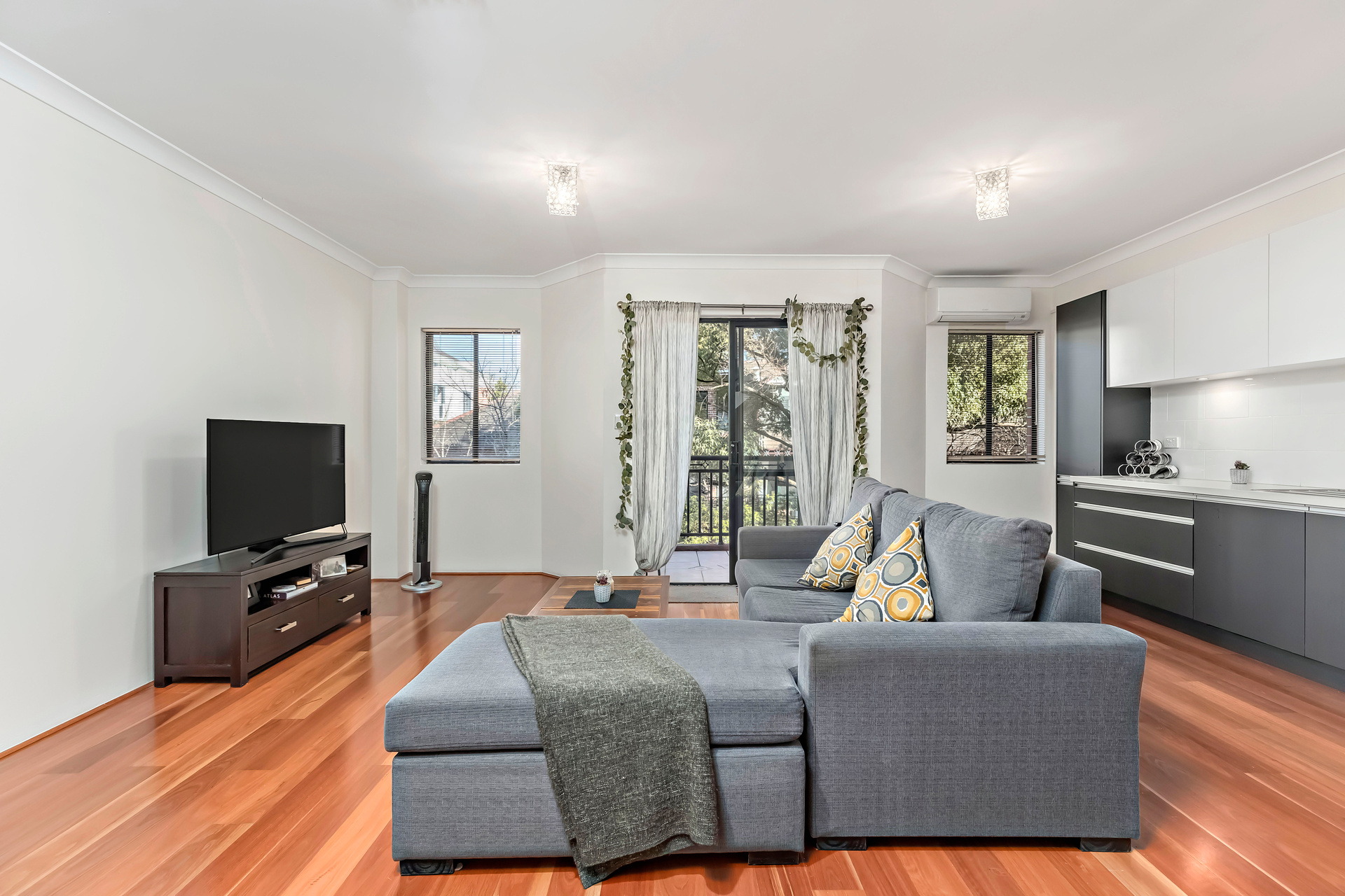 75/3 Williams Parade, Dulwich Hill Sold by Raine & Horne Newtown - image 1