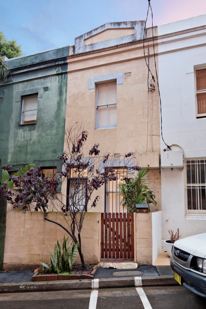 3 Wilshire Street, Surry Hills Sold by Raine & Horne Newtown - image 1