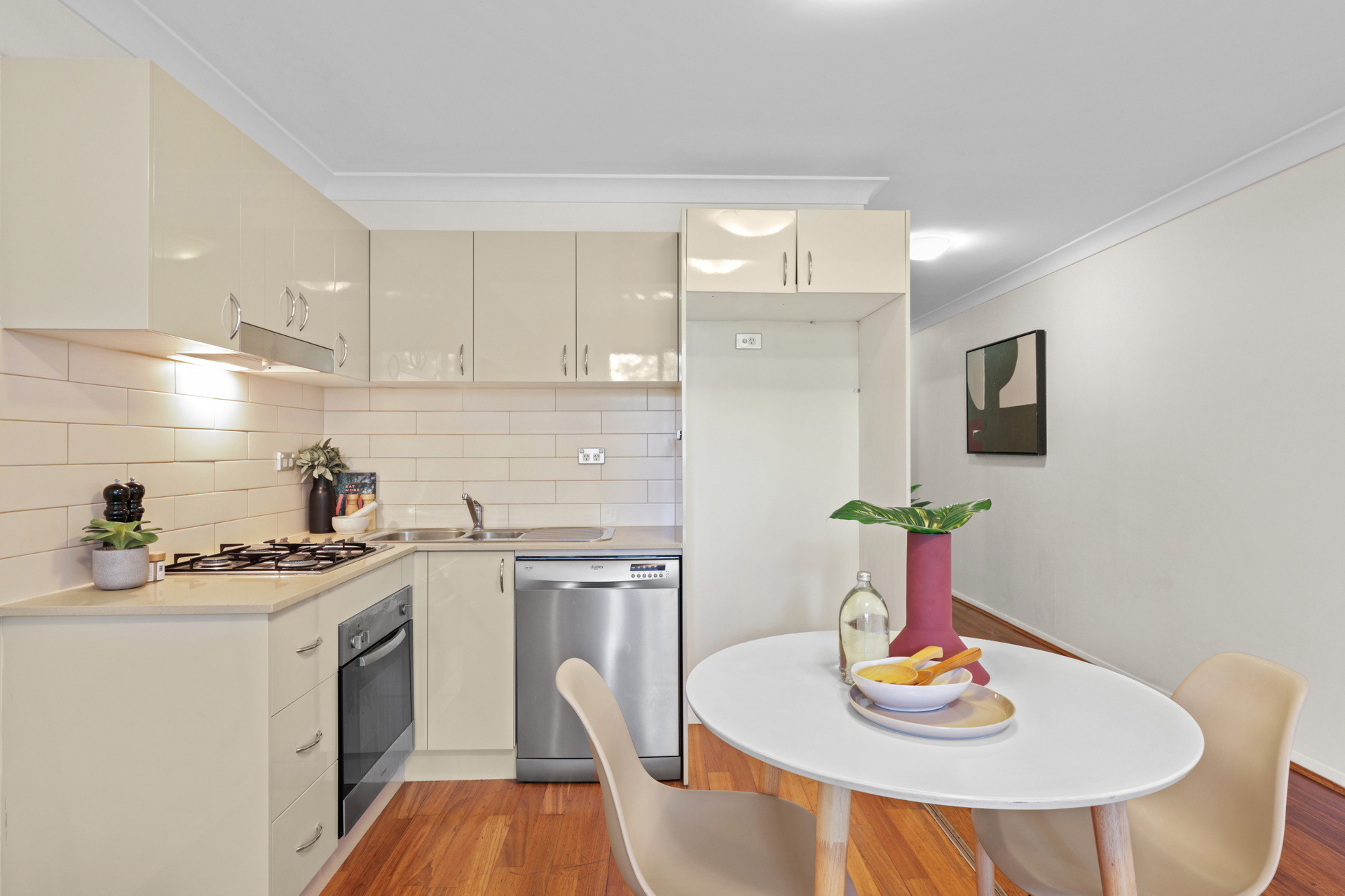 19/21-69 Regent Street, Redfern Sold by Raine & Horne Newtown - image 1