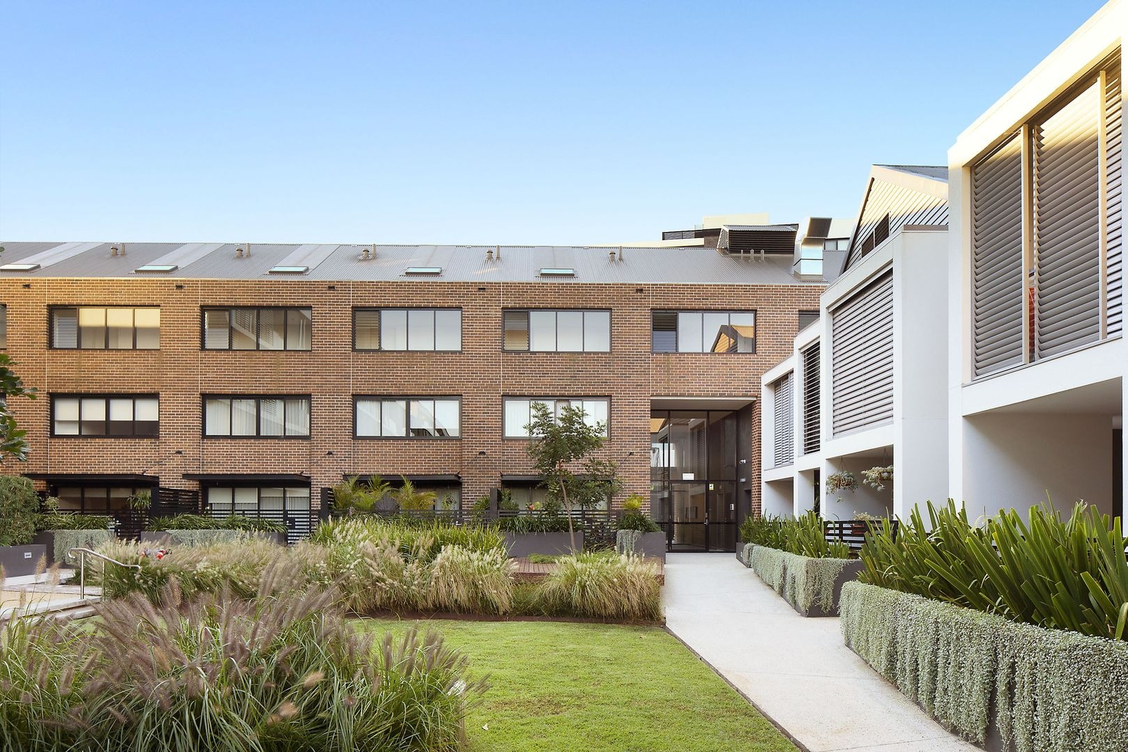 201/8 Gantry Lane, Camperdown Sold by Raine & Horne Newtown - image 1