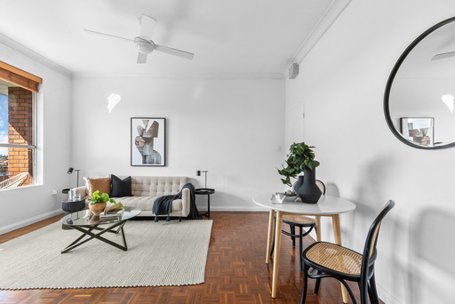 22/324B Marrickville Road, Marrickville Sold by Raine & Horne Newtown