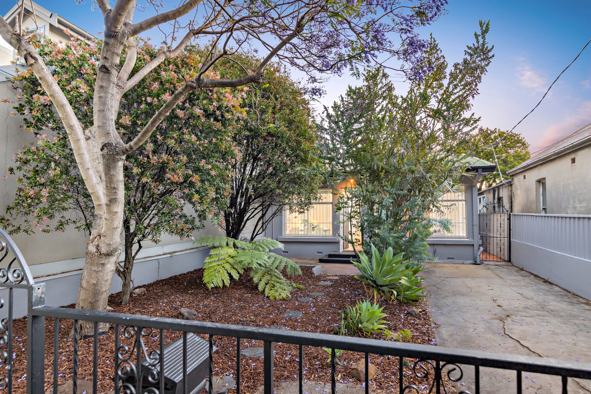 120 Terry Street, Tempe Sold by Raine & Horne Newtown - image 1
