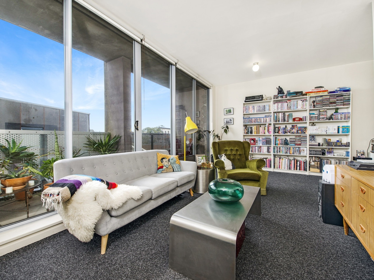 54/1 Gladstone Street, Newtown Sold by Raine & Horne Newtown - image 1